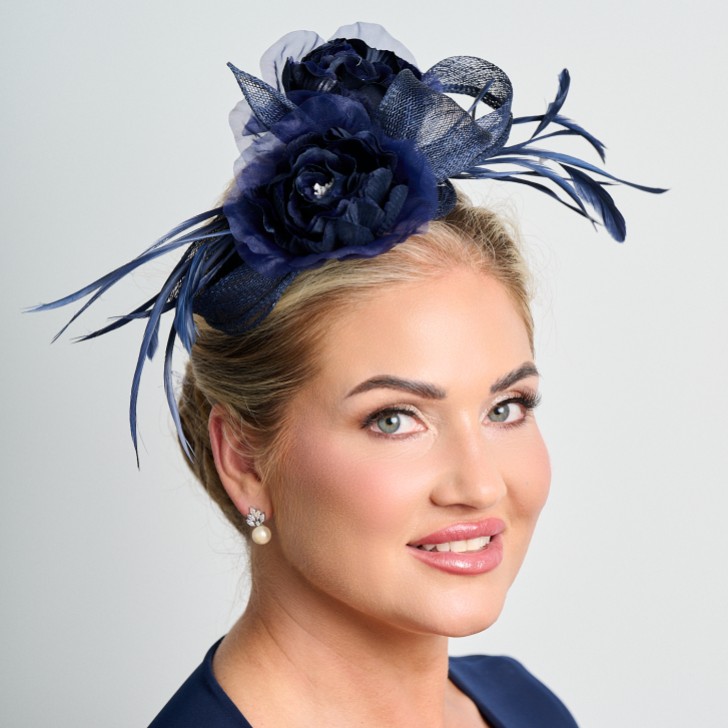 Navy Floral Feder Hochzeit Fascinator