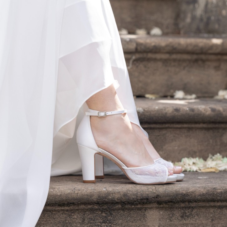 Perfect Bridal Ashleigh Elfenbein Satin und Spitze Blockabsatz Plateau Sandalen