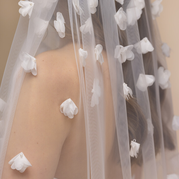 Perfect Bridal Ivory Single Tier 3D Flower Petal Cathedral Veil