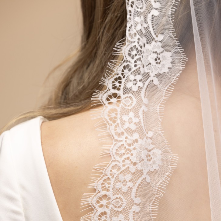 Perfect Bridal Velo da cattedrale avorio a un piano con bordo in pizzo Chantilly