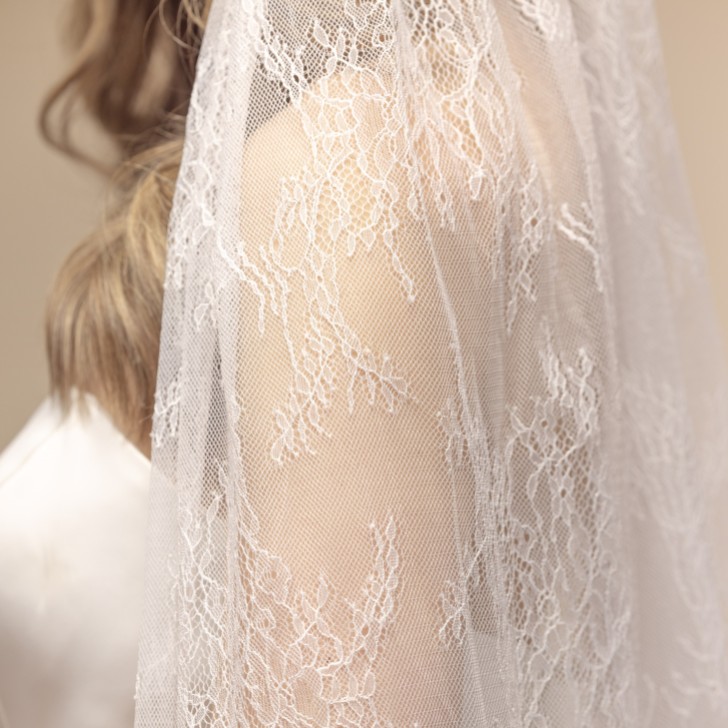 Perfect Bridal Ivory Single Tier Chantilly Lace Tulle Cathedral Veil