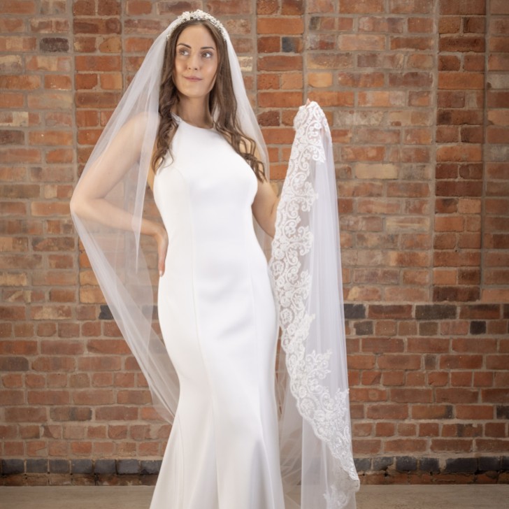 Perfect Bridal Ivory Single Tier Corded Lace Edge Veil