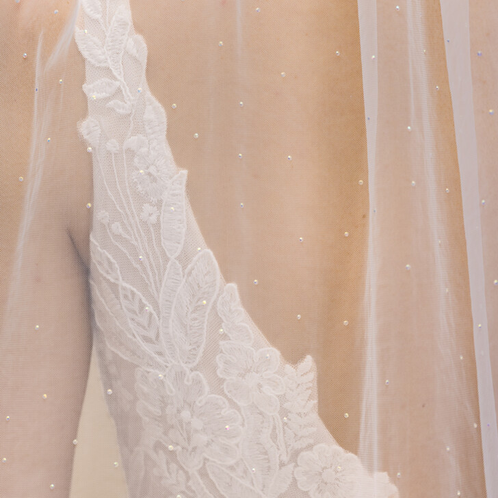 Perfect Bridal Ivory Single Tier Iridescent Sparkling Veil