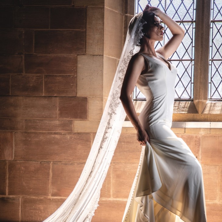 Perfect Bridal Velo da cattedrale di perle a un piano in avorio con bordo in pizzo floreale