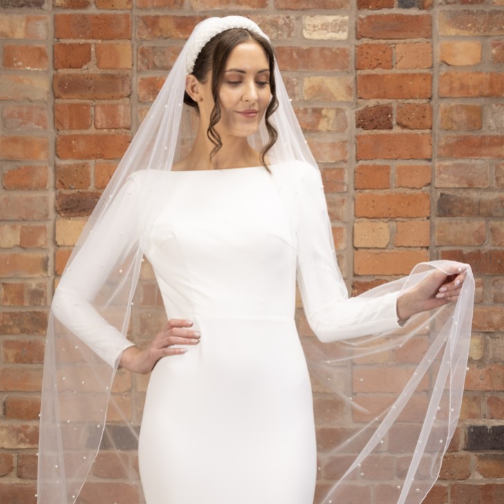 Perfect Bridal Ivory Single Tier Pencil Edge Scattered Pearl Veil