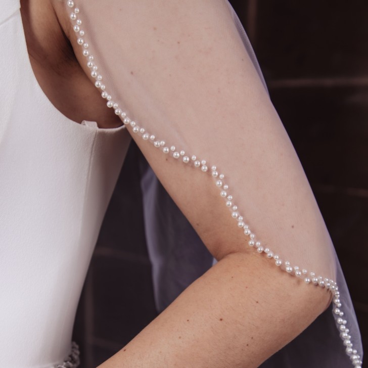 Perfect Bridal Elfenbeinfarbener, einstufiger, mit Perlen besetzter kurzer Schleier