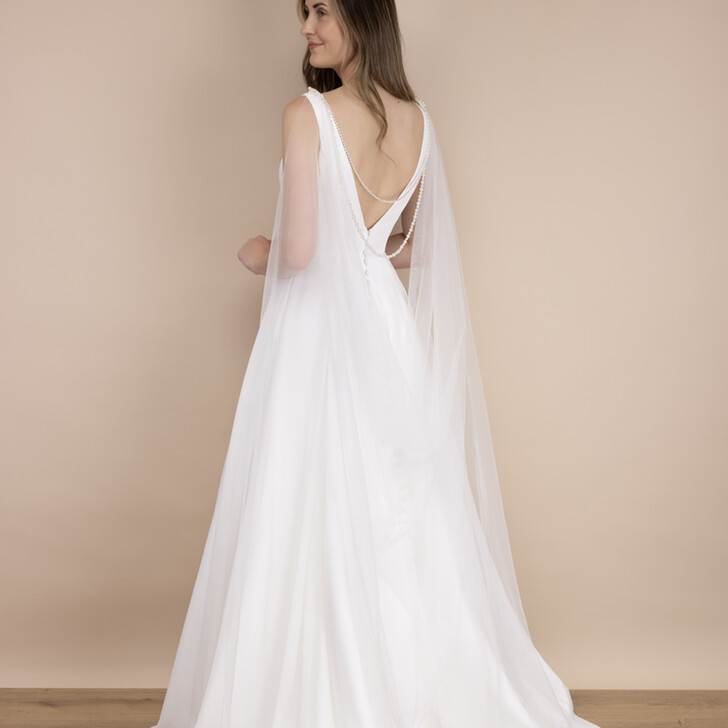 Perfect Bridal Ivory Tulle Pearl Beaded Chain Capel Veil
