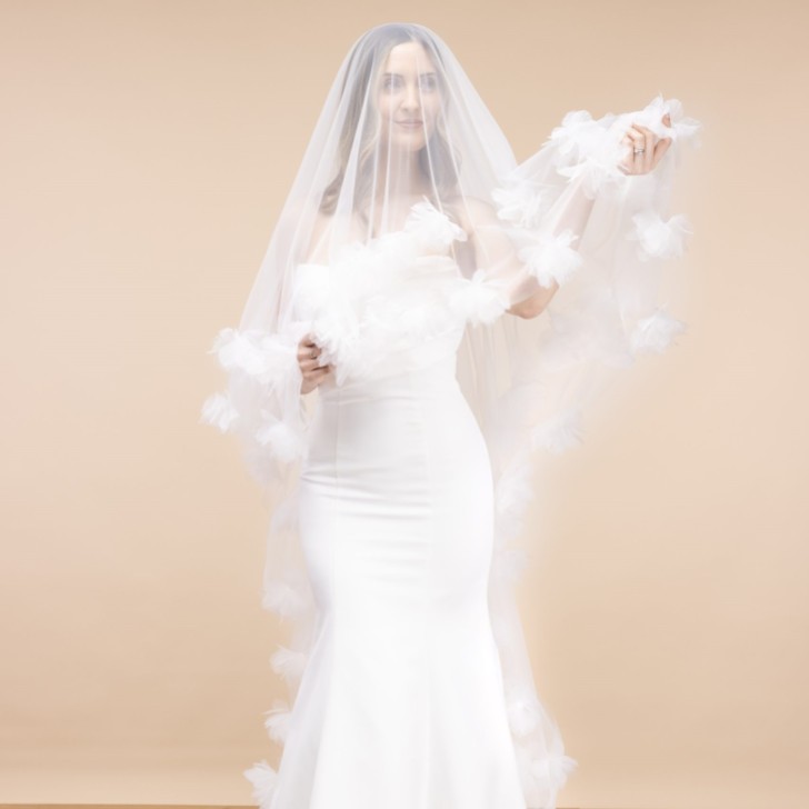 Perfect Bridal Velo da cappella avorio a due livelli con bordi floreali 3D