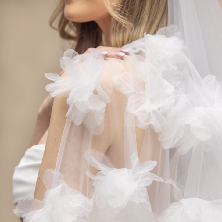 Perfect Bridal Velo da cappella avorio a due livelli con bordi floreali 3D