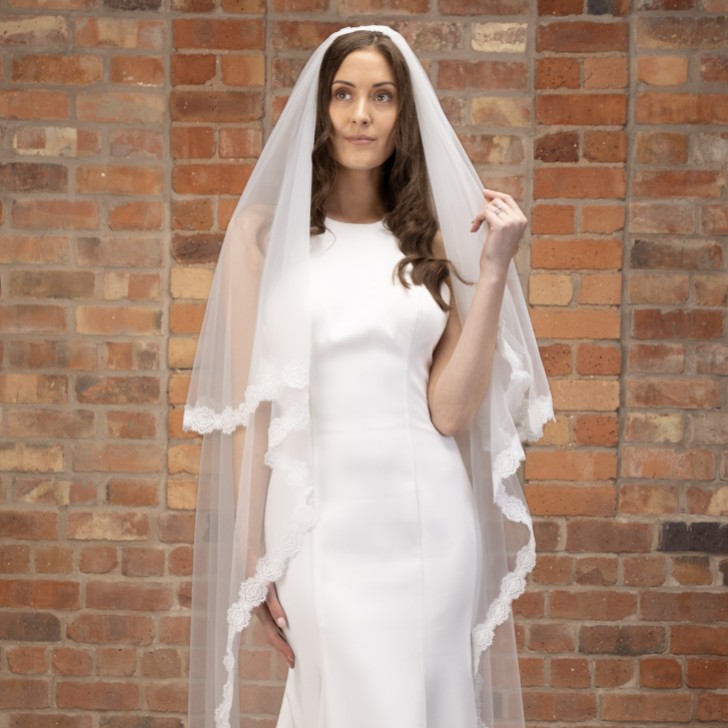 Perfect Bridal Velo da cattedrale avorio a due livelli con bordo in pizzo delicato