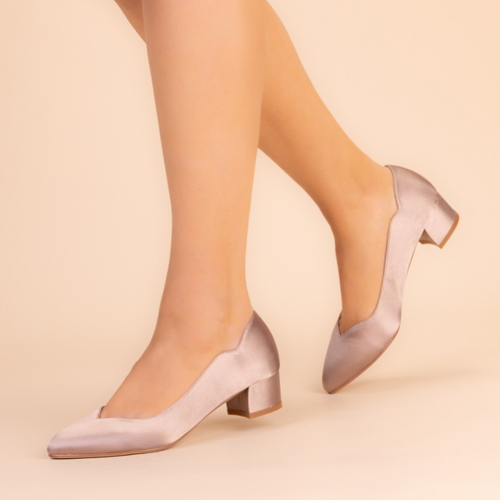 Perfect Bridal Sutton Mocha, raso con tacco a blocco basso, scarpe da corte