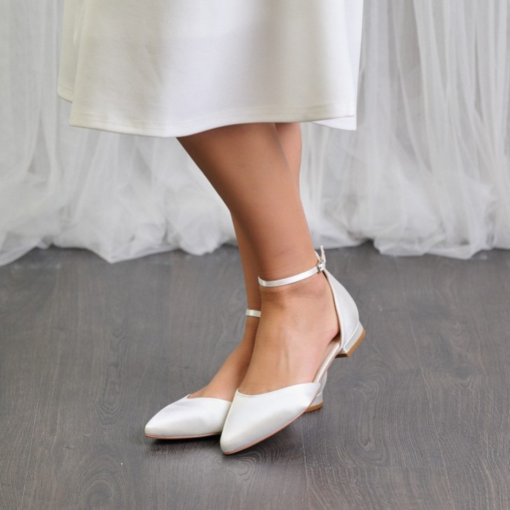 Perfect Bridal Tilly Färbbar Elfenbein Satin Knöchelriemen Flats (Weite Passform)
