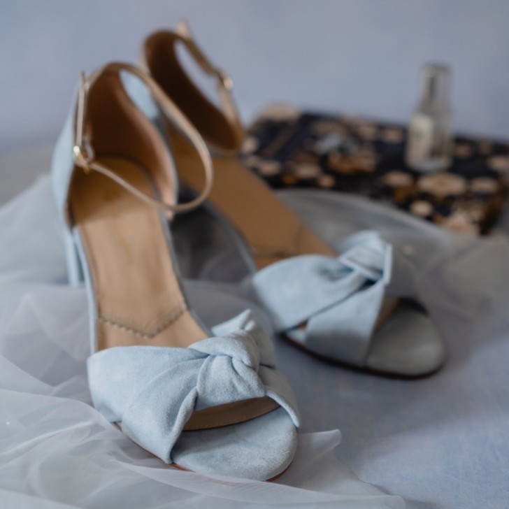 Rachel Simpson Minnie Dunkelblaue Wildleder-Sandalen mit Blockabsatz und Schleife