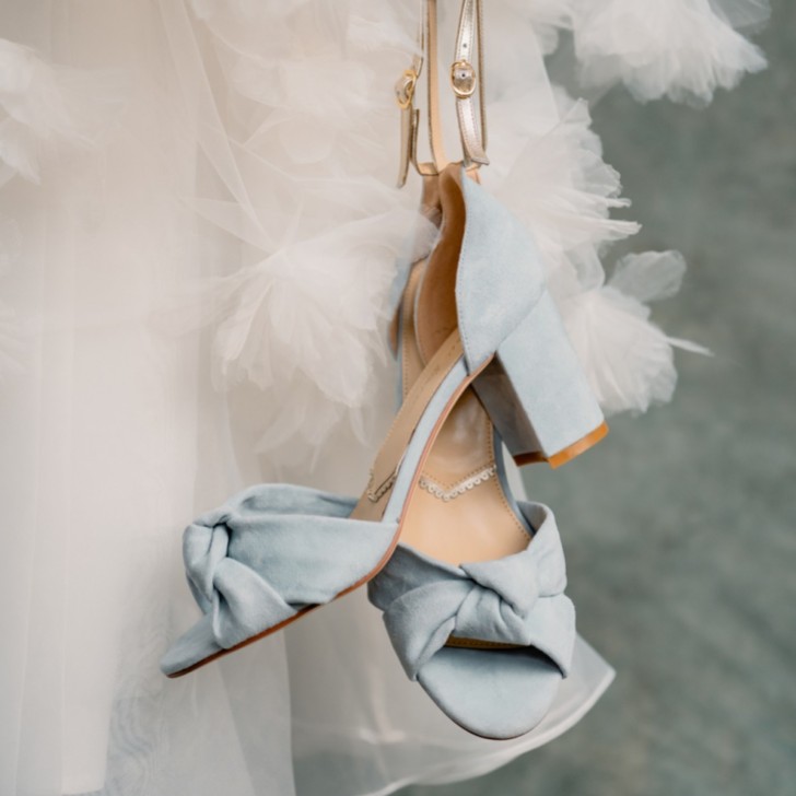 Rachel Simpson Minnie Dunkelblaue Wildleder-Sandalen mit Blockabsatz und Schleife