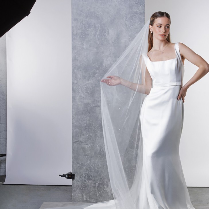 Rainbow Club Avalanche Ivory Scattered Pearl Long Veil