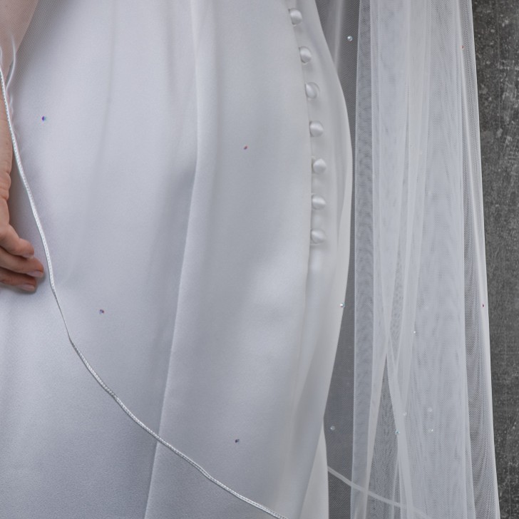 Rainbow Club Voile de la gaieté à un seul niveau avec des diamants dispersés