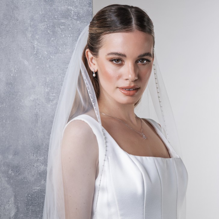 Rainbow Club Hydrangea Ivory Single Tier Pearl Edge Fingertip Veil