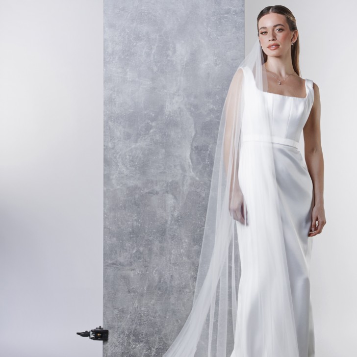 Rainbow Club Voile de chapelle en peigne ivoire embelli Indigo