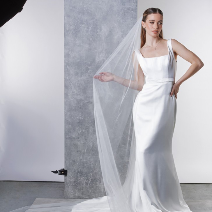 Rainbow Club Intrigue Ivory Plain Long Single Tier Veil with Cut Edge