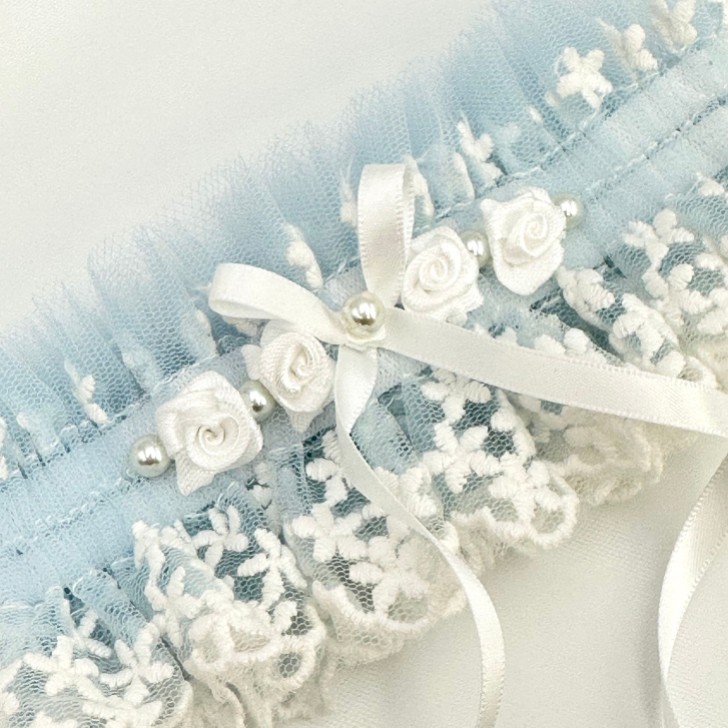 Rhapsody Blaue Spitze und Elfenbein Tüll Vintage Strumpfband mit Rose Detail