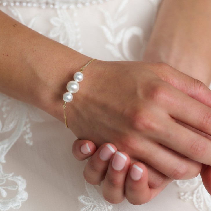 Sadie Gold Dainty Pearl Bracelet