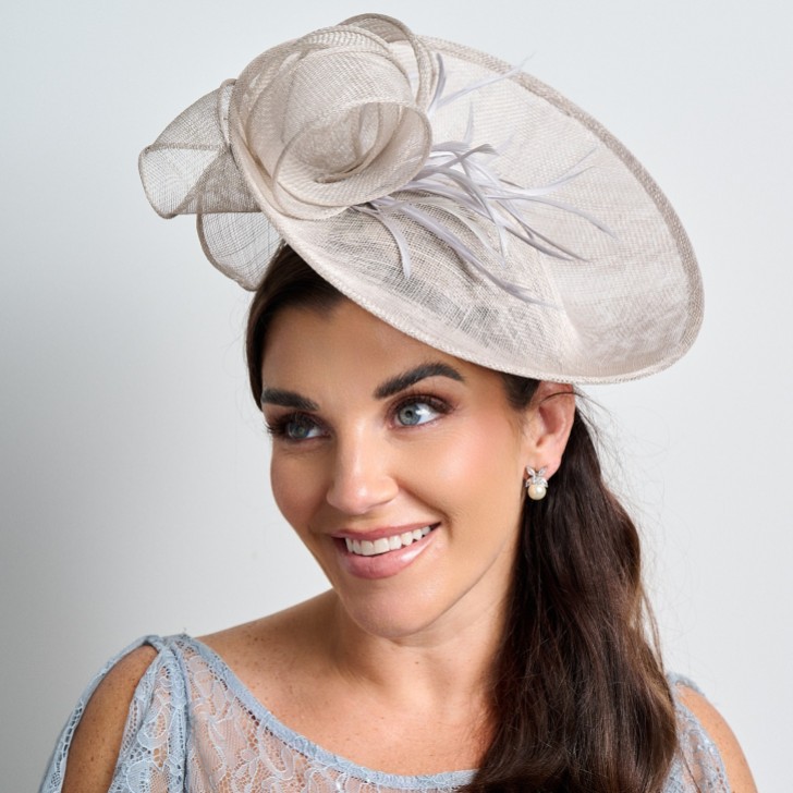 Silber grau große Sinamay Scheibe Hochzeit Fascinator