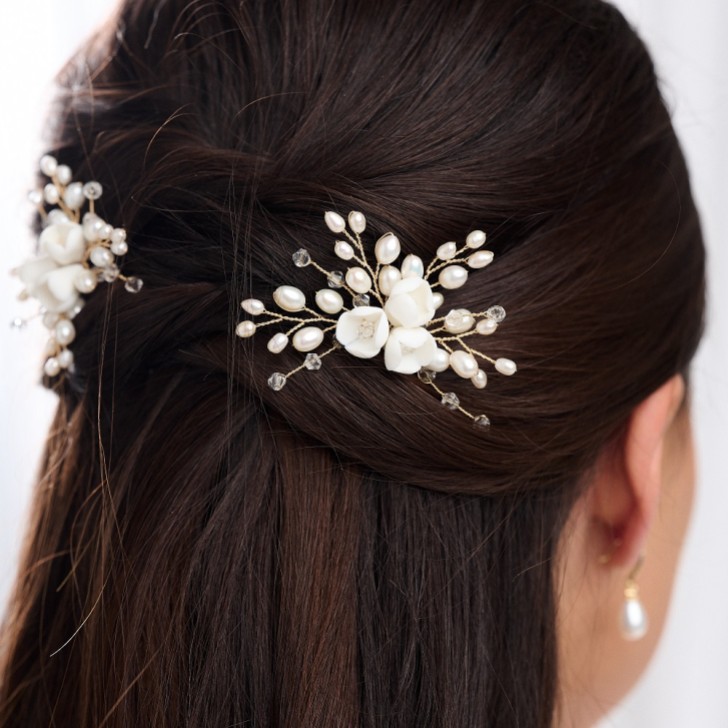 Snowdrop Porcelain Flowers and Freshwater Pearl Hair Pin (Gold)