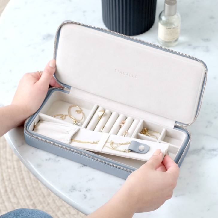 Stackers Boîte à bijoux de voyage zippée bleu foncé pour colliers