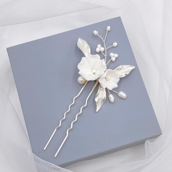 Tulippa Porcelain Flowers and Silver Leaves Hair Pin