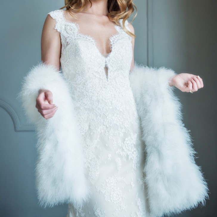 Valentina Ivoire Étole de mariée à longues plumes