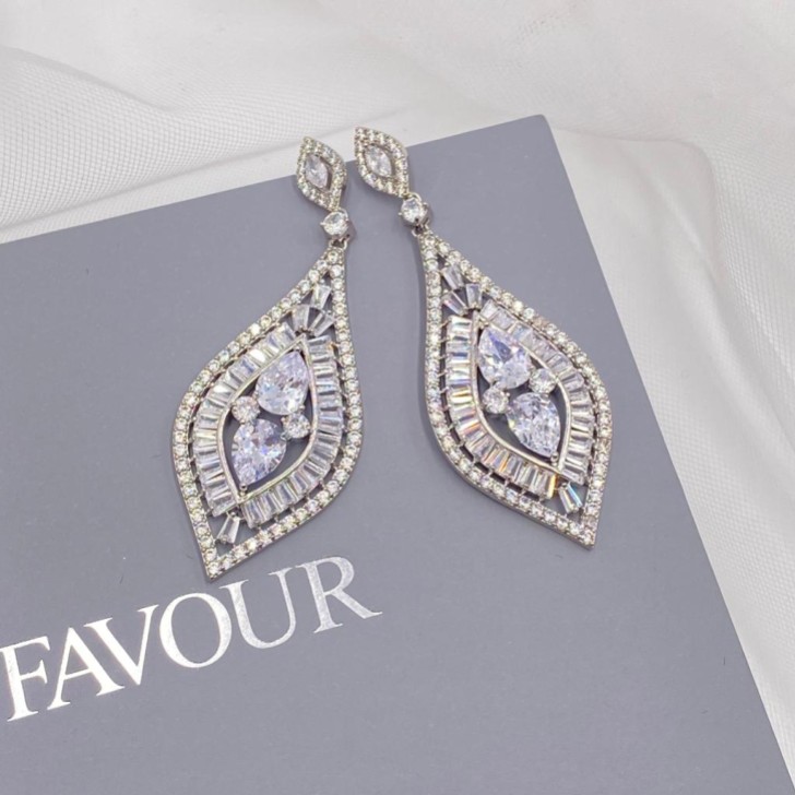 Boucles d'oreilles chandelier en zircon cubique de Verona