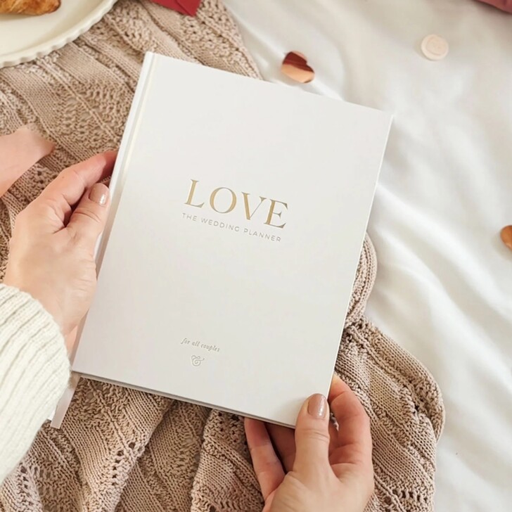 White 'LOVE' The Wedding Planner Book