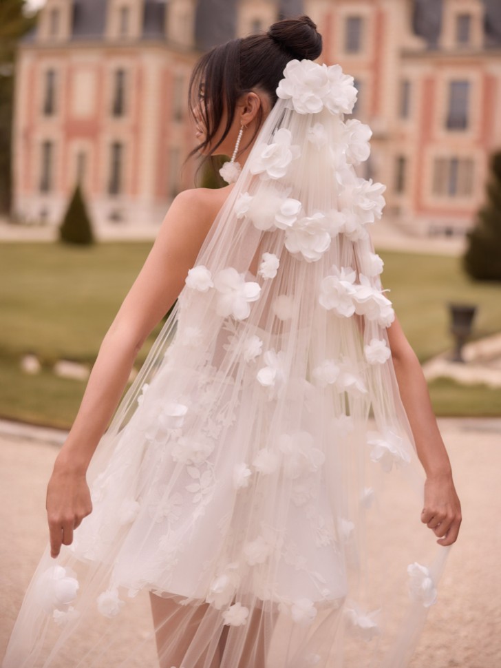 Velo da sposa bianco avorio a strato singolo con fiori 3D S546