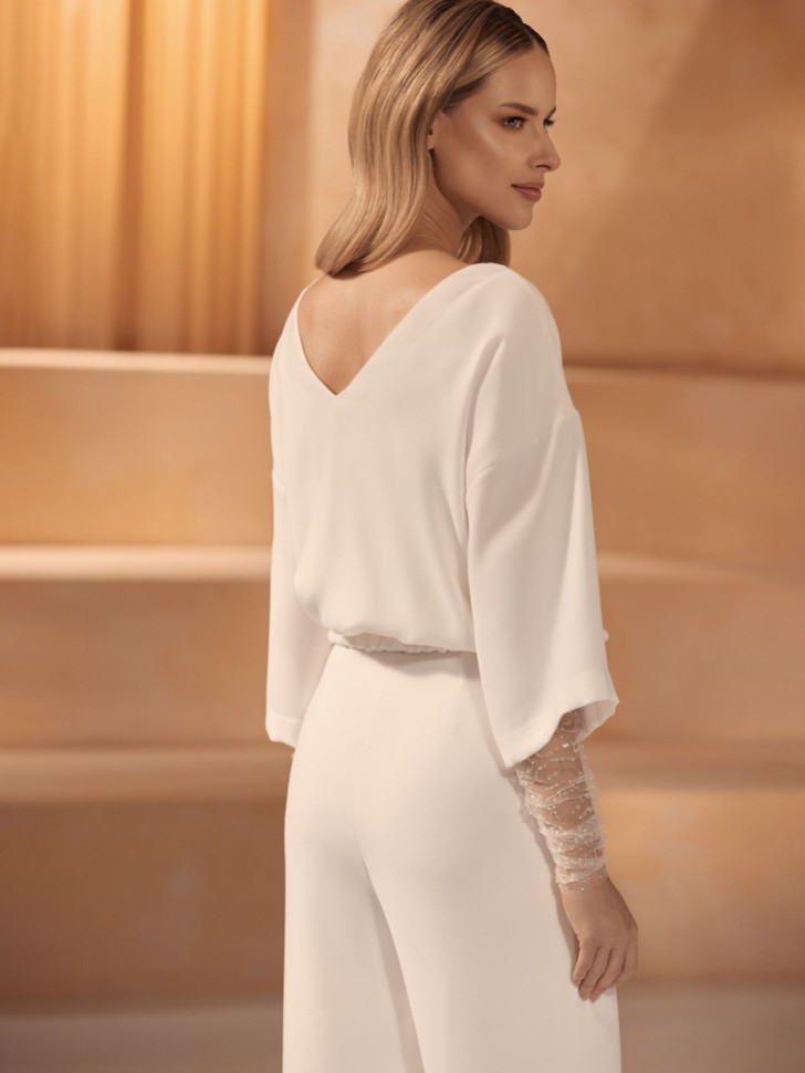 Bianco Ivory Stretch Crepe 3/4 Sleeve Top E417