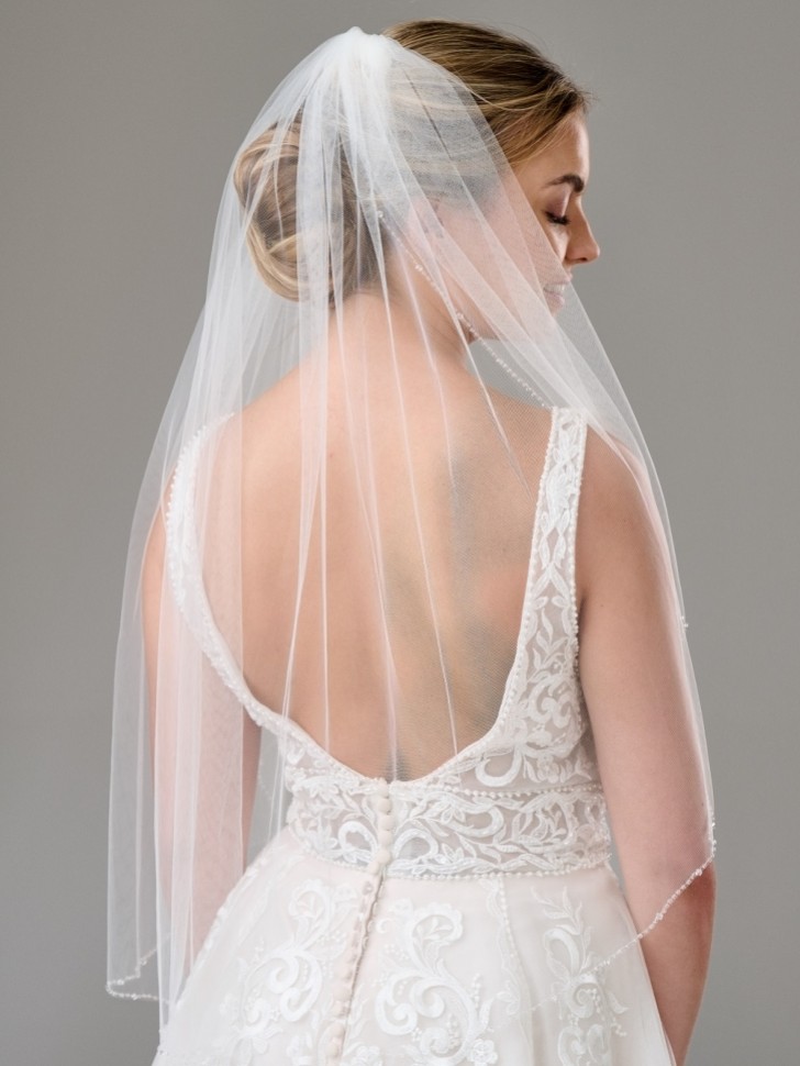 Elmira Ivory Single Tier Delicate Beaded Edge Veil