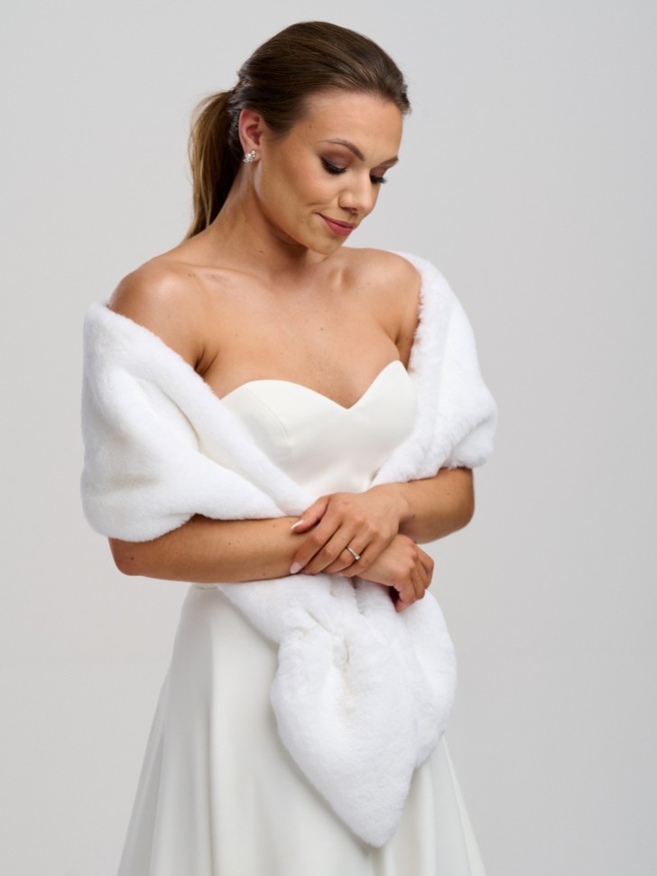 Helen Moore Ivory Vixen Faux Fur Stole