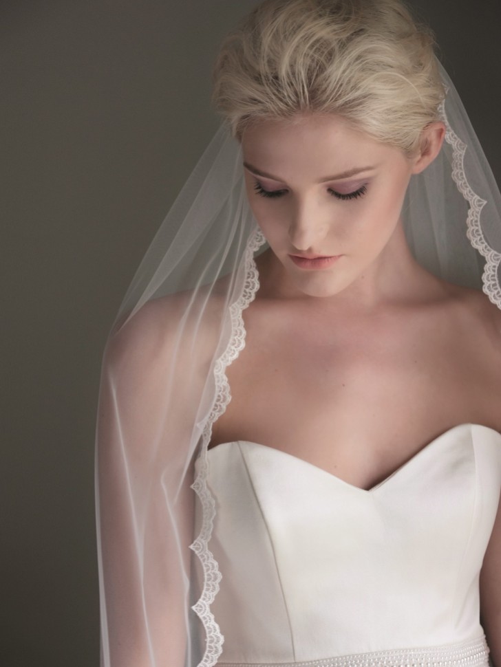 Joyce Jackson Beauty Einstöckiger Schleier mit gebördeltem Spitzenrand