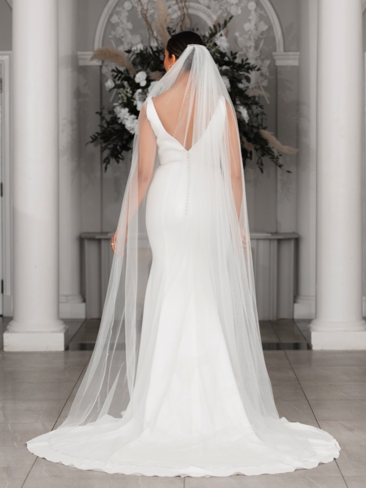 Linzi Jay Elfenbein einreihig Diamant Rand Brautschleier LA930