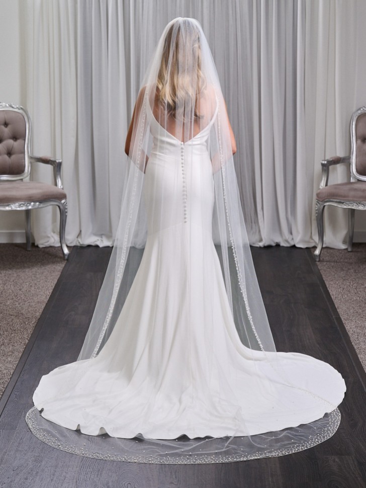 Manhattan Ivory Single Tier Long Pearl and Crystal Embellished Veil