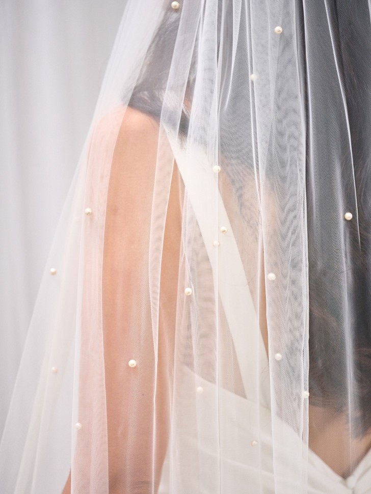 Marlow Single Tier Italian Tulle Scattered Pearl Veil