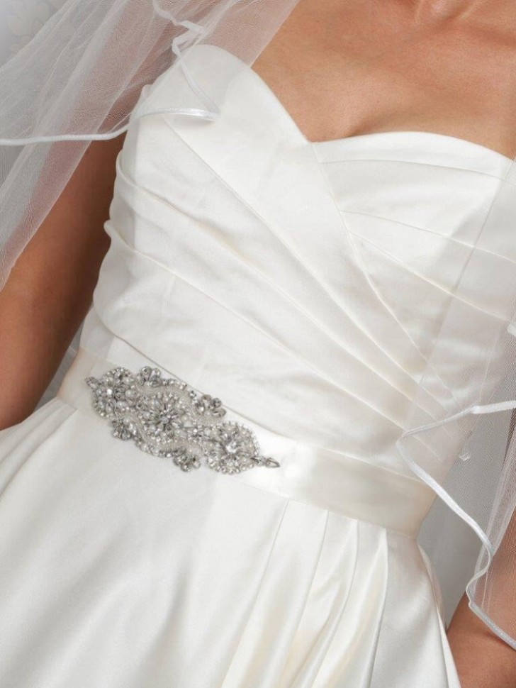 Perfect Bridal Isla Floral Crystal, Pearl and Beaded Dress Belt