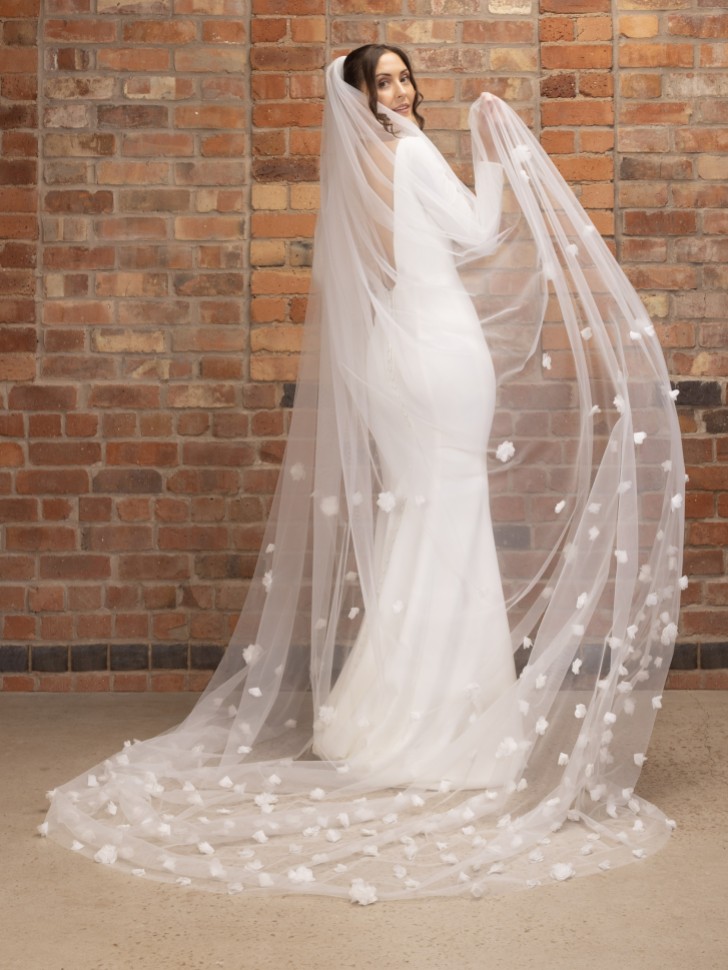 Perfect Bridal Ivory Single Tier 3D Flowers Cathedral Veil