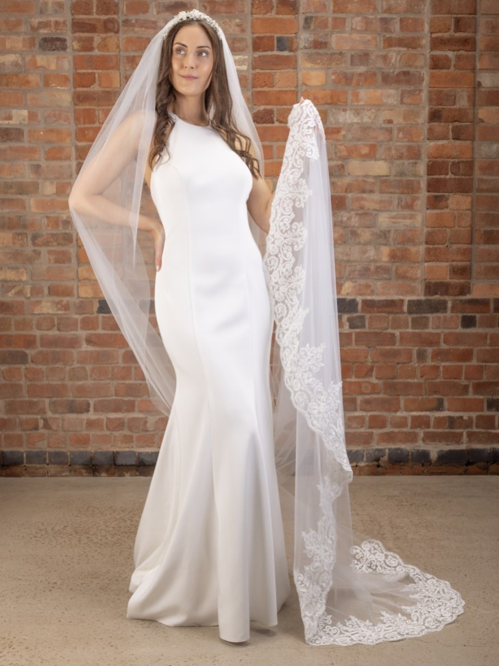 Perfect Bridal Ivory Single Tier Wide Corded Lace Edge Veil
