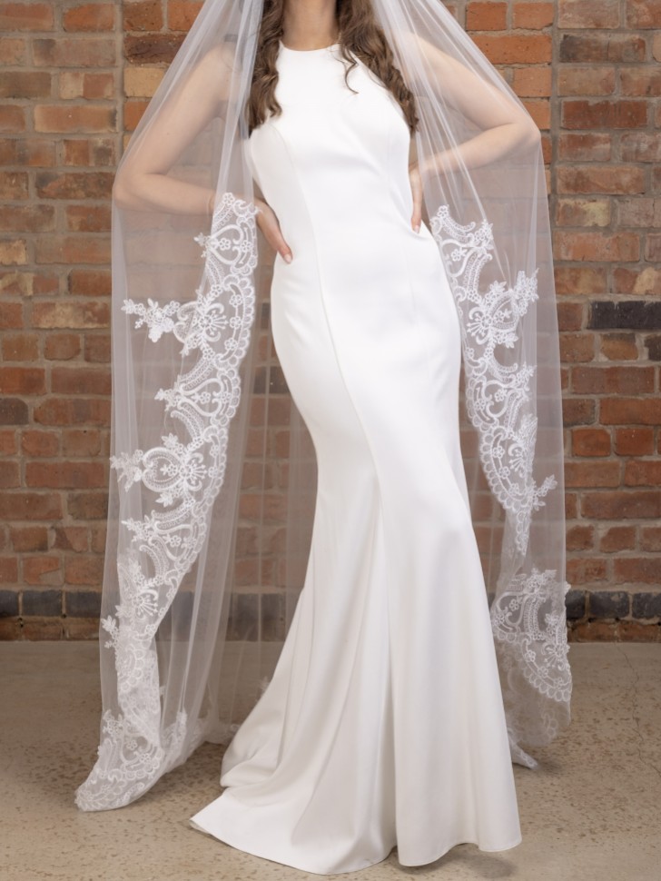 Perfect Bridal Ivory Single Tier Floor Length Veil with Lace Train