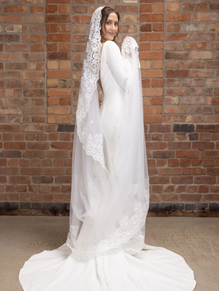 Perfect Bridal Ivory Single Tier Mantilla Lace Cathedral Veil