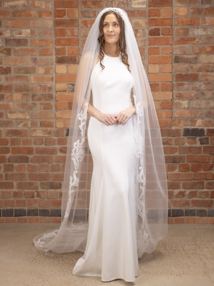 Perfect Bridal Ivory Single Tier Ornate Lace Chapel Veil