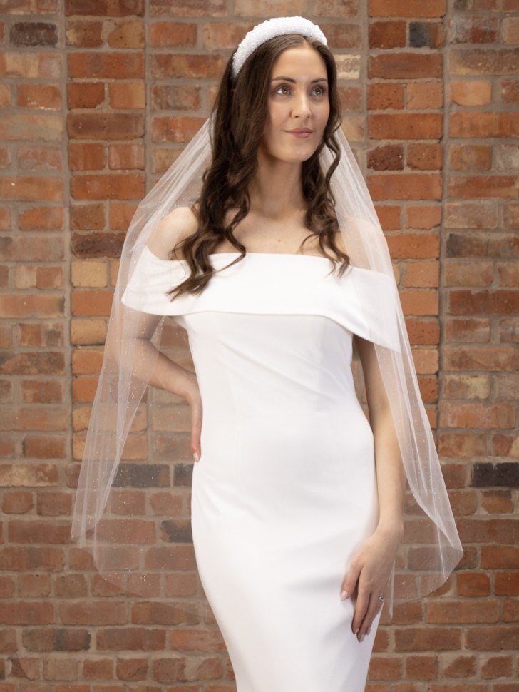 Perfect Bridal Elfenbeinfarbener einstufiger glitzernder Tüll-Fingerspitzenschleier