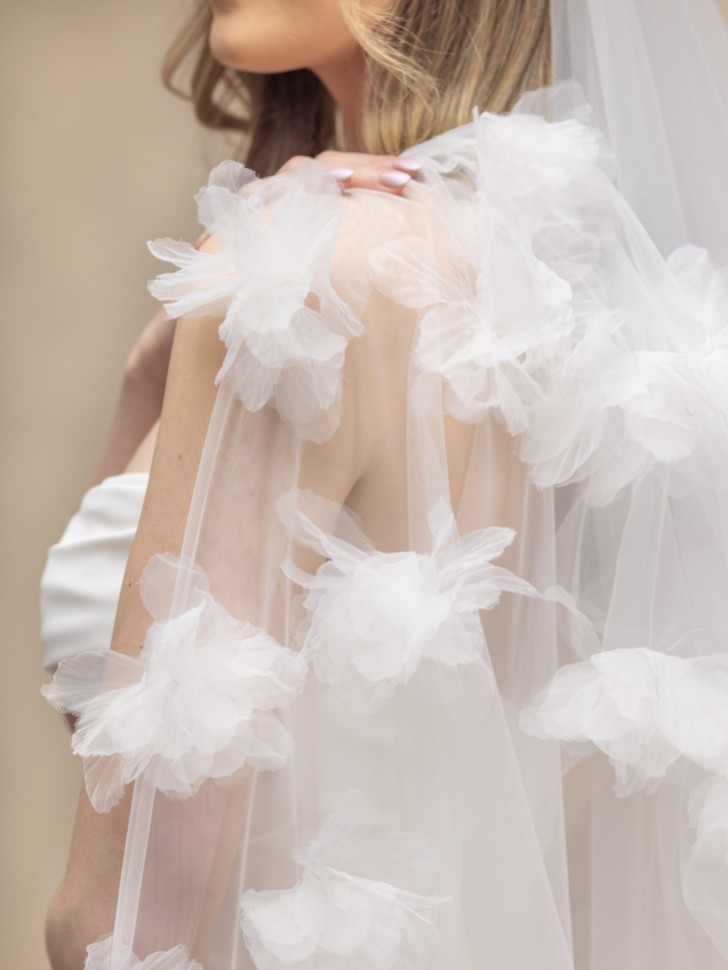 Perfect Bridal Ivory Two Tier 3D Flowers Edge Chapel Veil