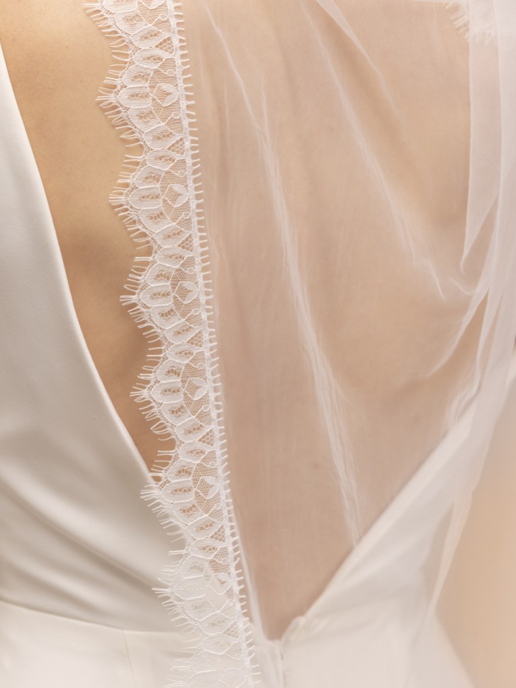 Perfect Bridal Ivory Two Tier Chantilly Lace Edge Cathedral Veil