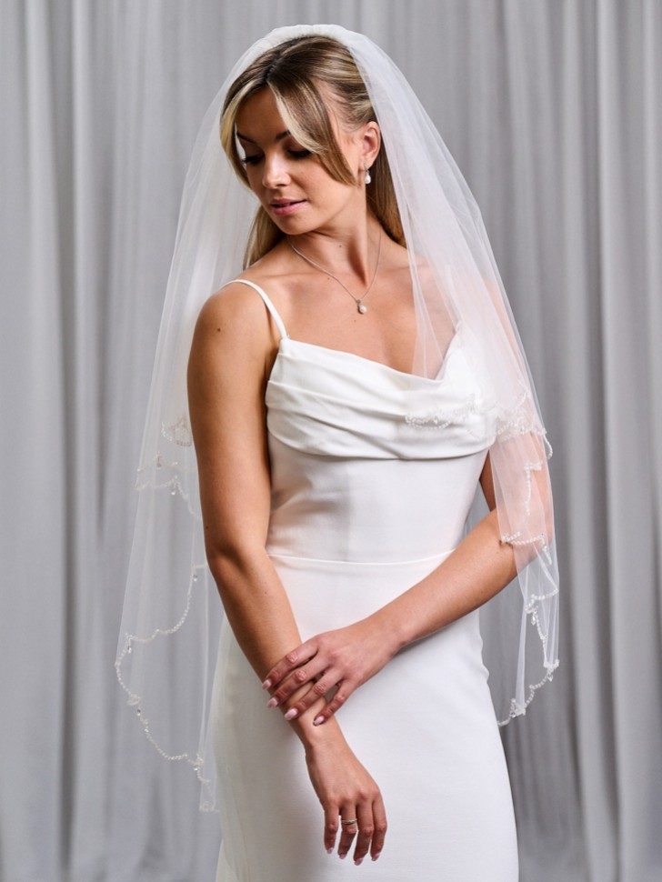 Linzi Jay Perlenverzierte Fingerspitzenschleier mit Kristalltropfen LA941